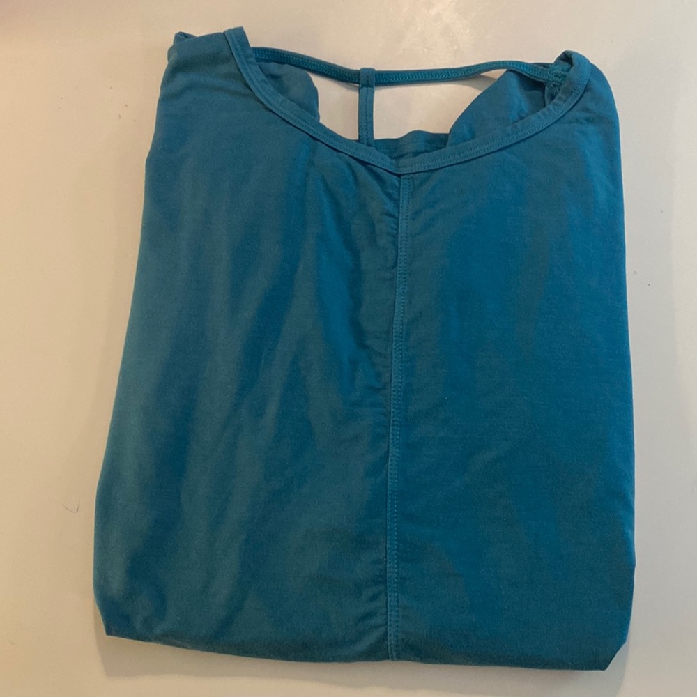 Hard Tail cotton shirt for casual or athleisure.
